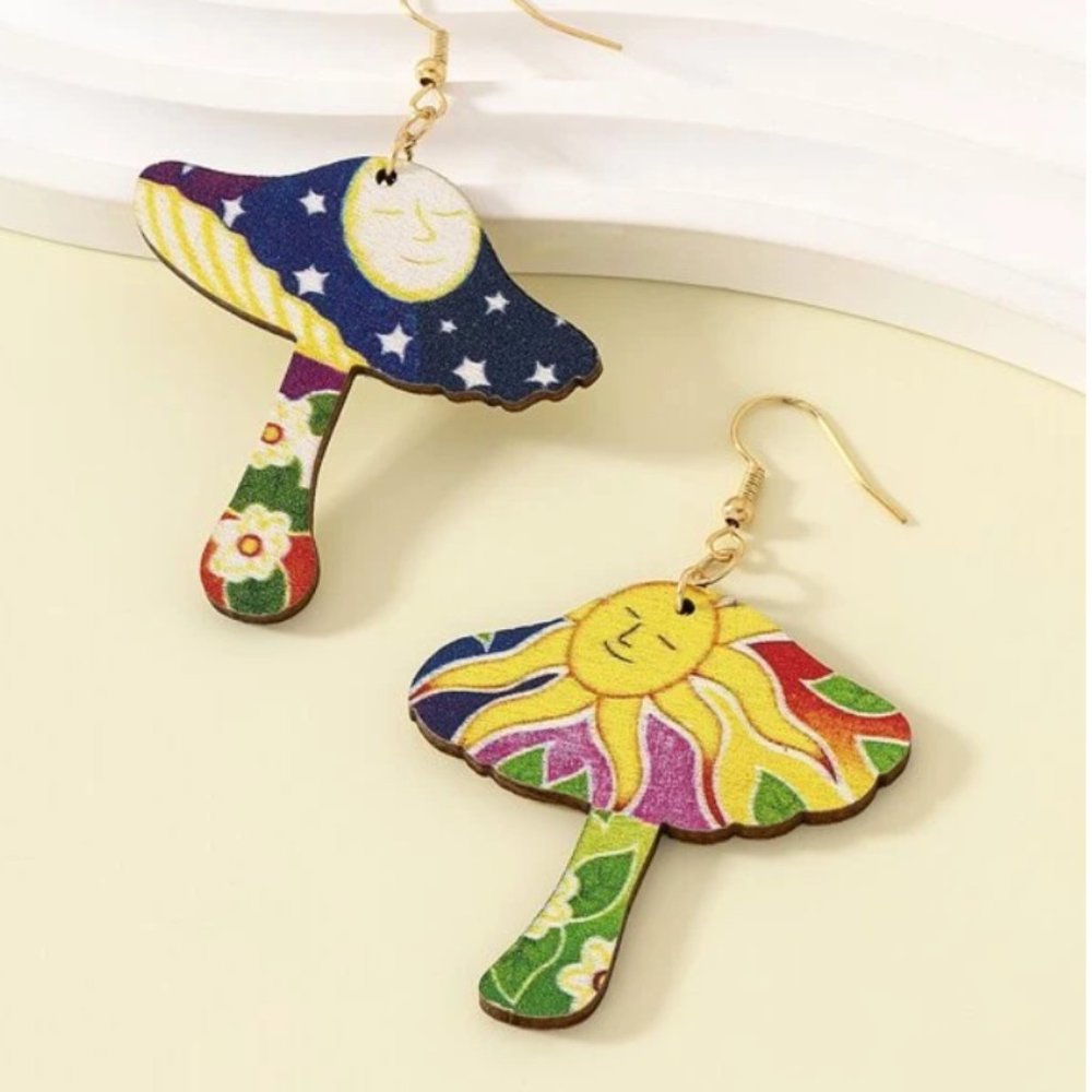 ⭐️❤️ FREE Mushroom Sun Moon Hippie Artsy Art Sky Chic Hipster Drop Hip Earrings - Picture 4 of 4